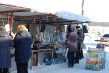 frozen fish at market stand